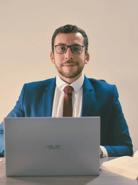 Juan Sebastián Mejía Celis, abogado especializado en derecho urbano